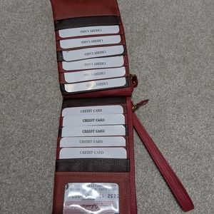 Travel wallet/wristlet
